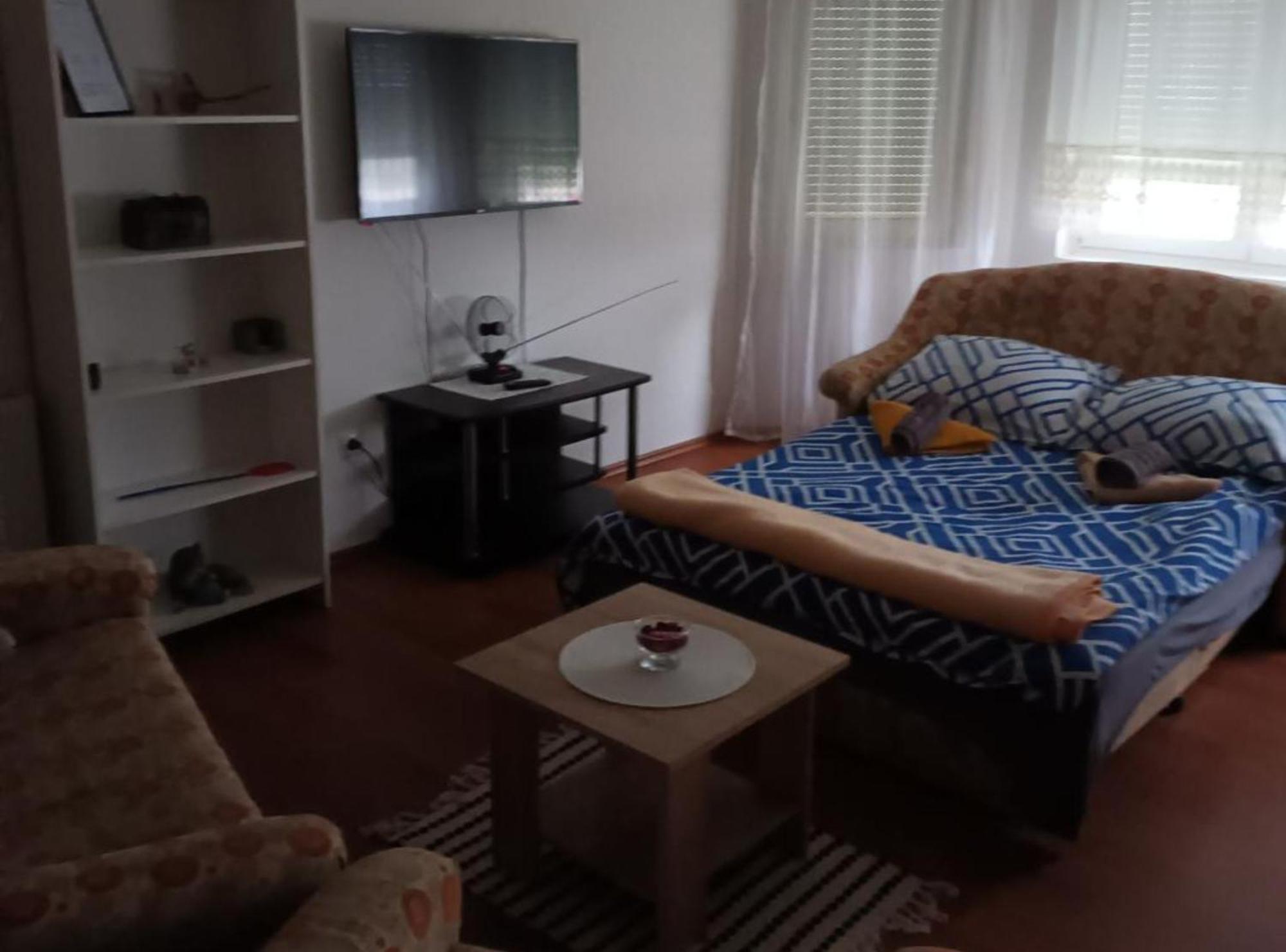 Apartmani Tea I Toni Gradiste Exterior foto