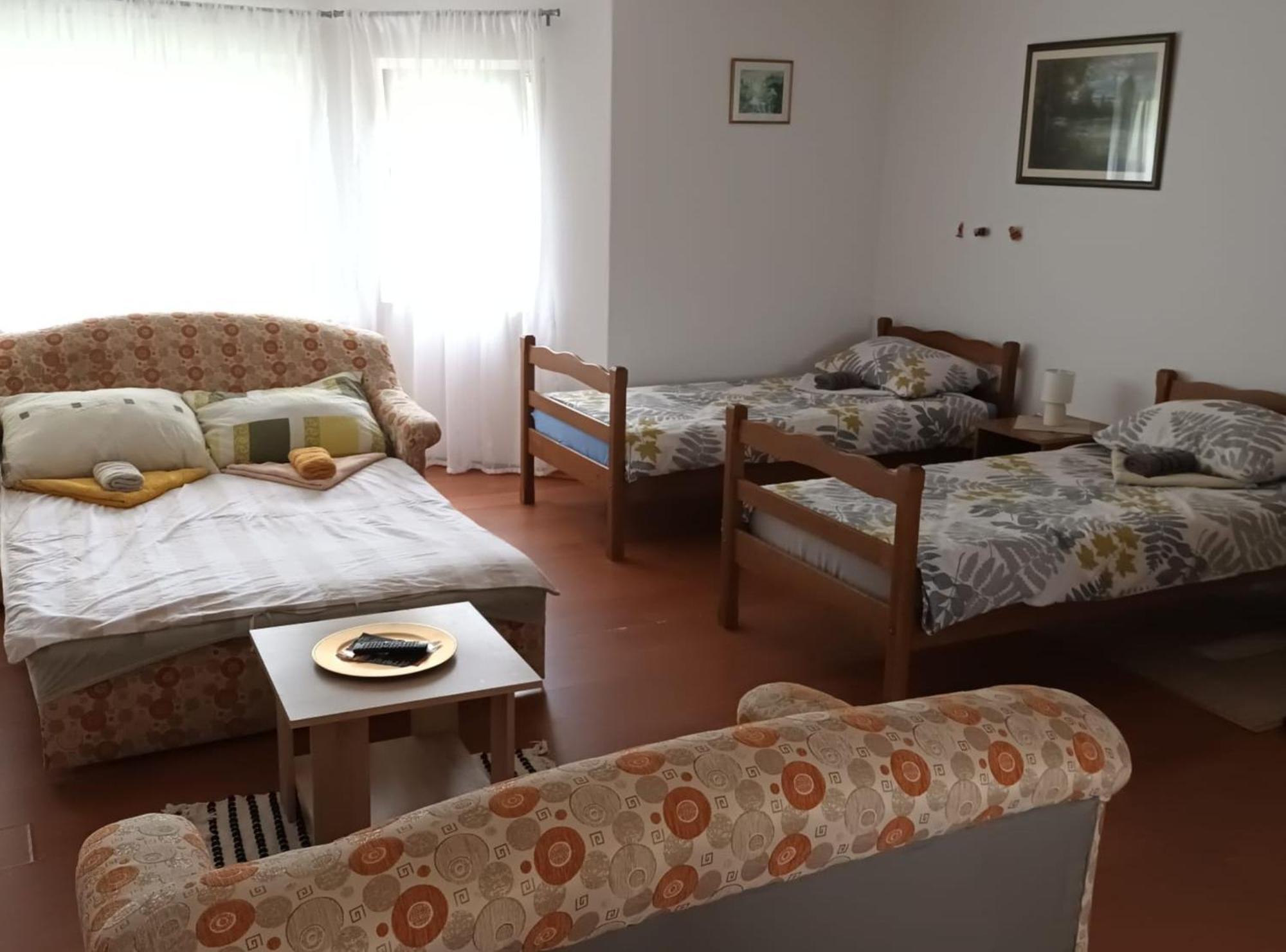 Apartmani Tea I Toni Gradiste Exterior foto